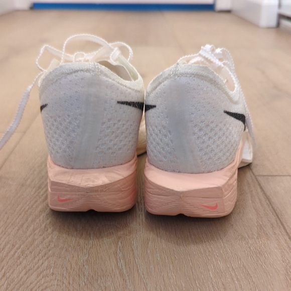 Nike Women's ZoomX Vaporfly - Picture 4 of 6